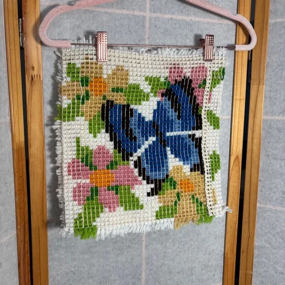 Vintage Butterfly Floral Latch Hook Needlepoint Wall Hanging Art Pillow Retro - Picture 6 of 6